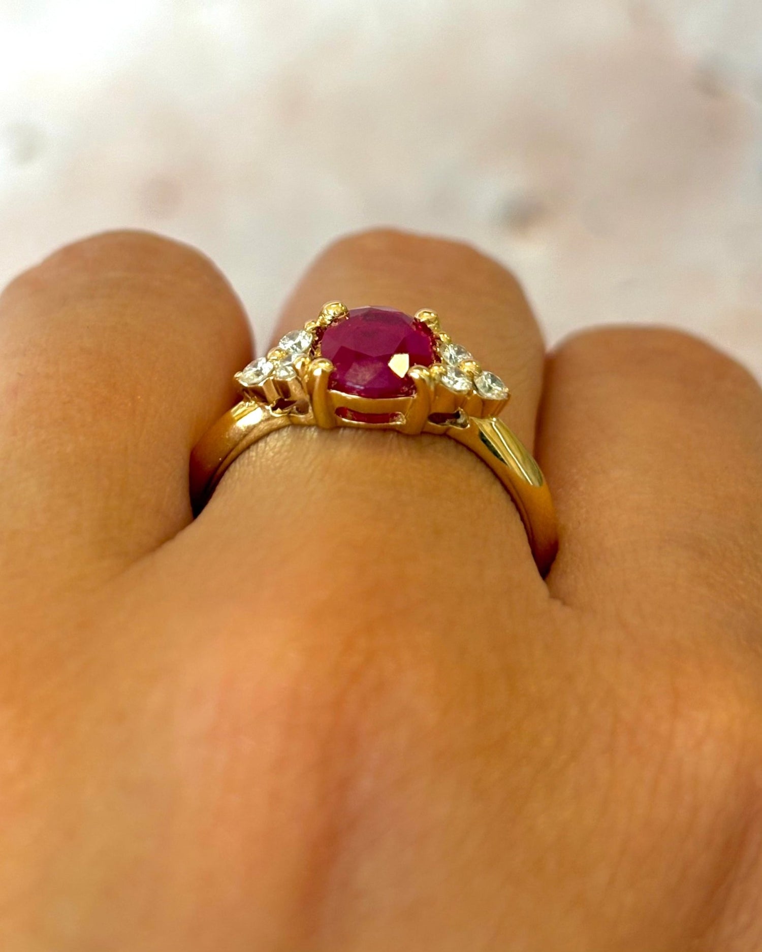 Bague Trilogie Rubis 1.50 carat &amp; Diamants "Julie" - Elliade Paris