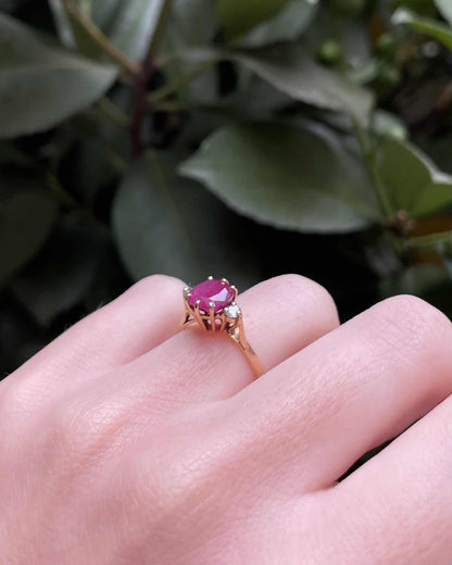 Bague Trilogie Rubis 1.65 carat &amp; Diamants &quot;Précillia&quot; - Elliade Paris