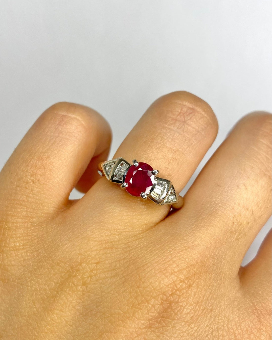 Bague Trilogie Rubis Birman 1.02 carat &amp; Diamants 0.23 carat "Sina" - Elliade Paris