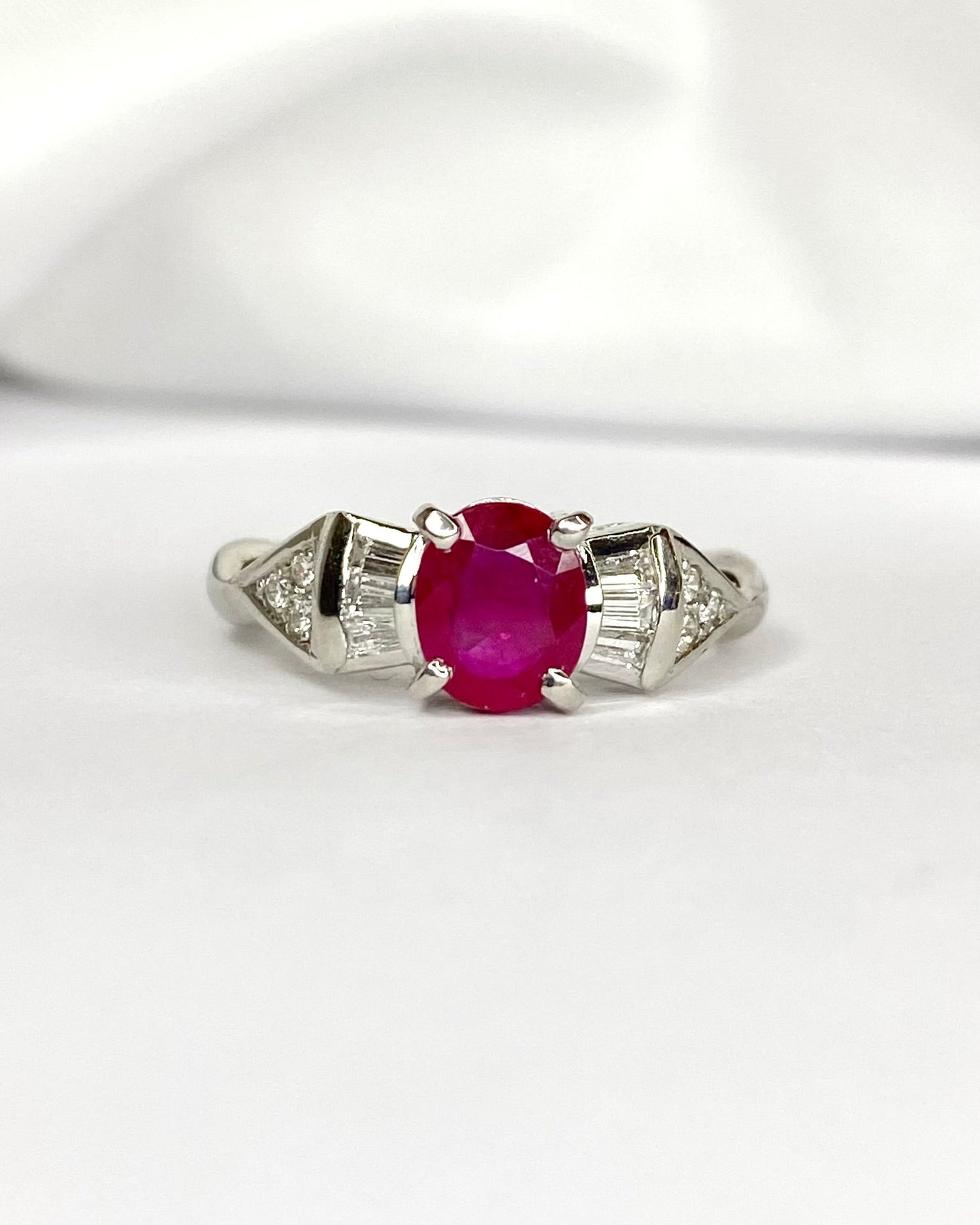 Bague Trilogie Rubis Birman 1.02 carat &amp; Diamants 0.23 carat "Sina" - Elliade Paris