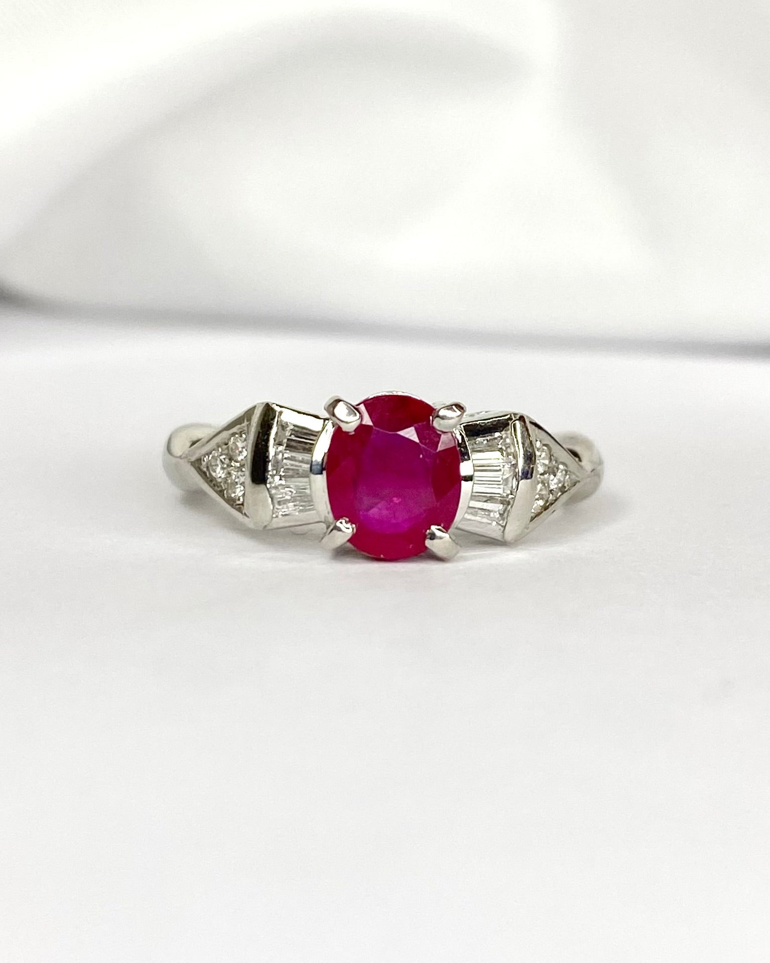 Bague Trilogie Rubis Birman 1.02 carat &amp; Diamants 0.23 carat "Sina" - Elliade Paris