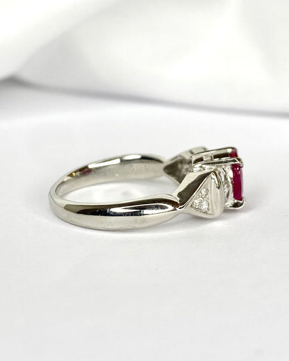Bague Trilogie Rubis Birman 1.02 carat &amp; Diamants 0.23 carat "Sina" - Elliade Paris