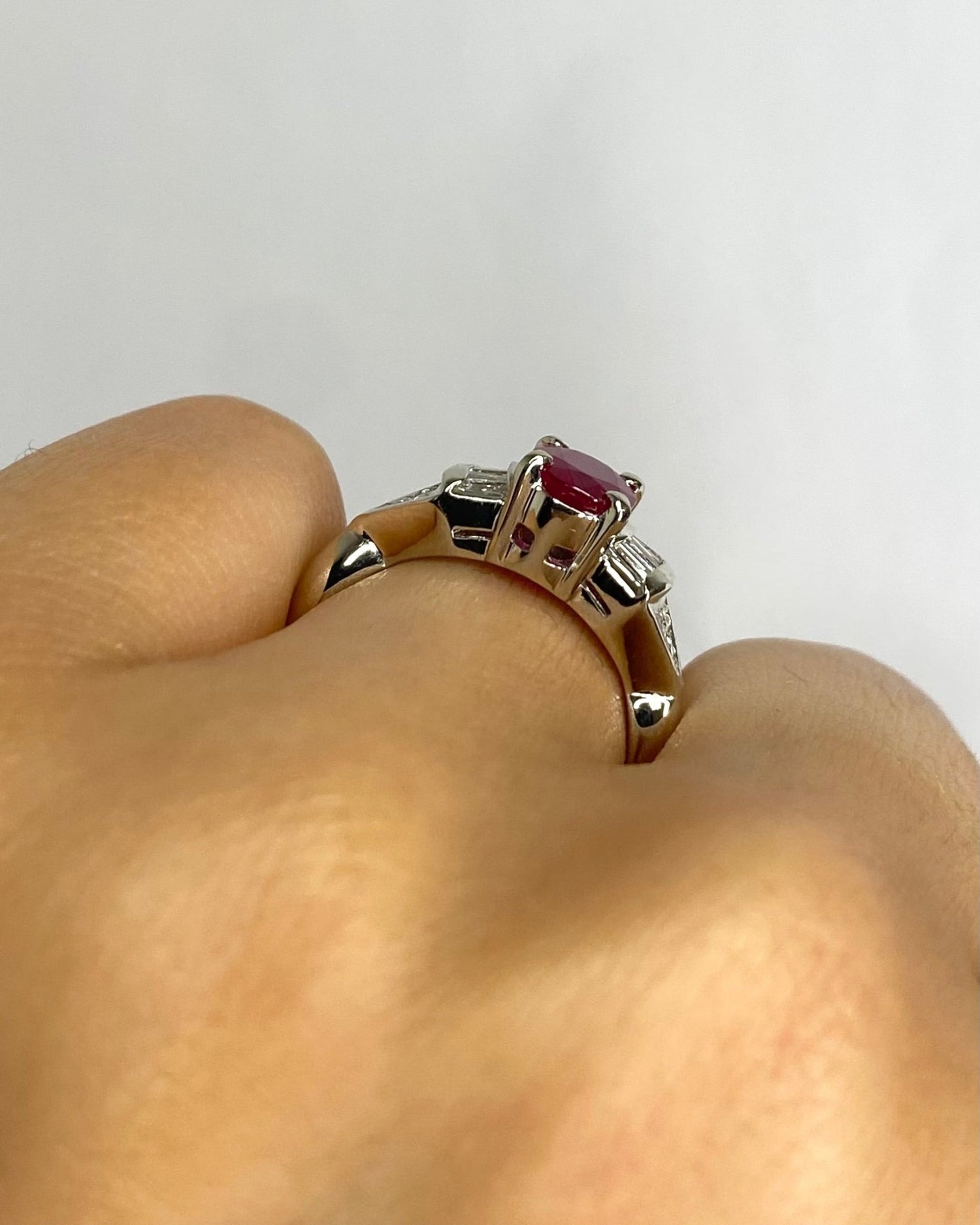 Bague Trilogie Rubis Birman 1.02 carat &amp; Diamants 0.23 carat "Sina" - Elliade Paris