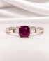 Bague Trilogie Rubis Chatoyant 1.48 carat & Diamants "Zélia" - Elliade Paris