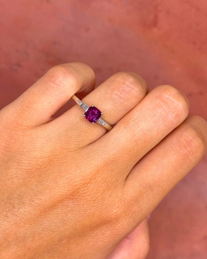 Bague Trilogie Rubis Chatoyant 1.48 carat &amp; Diamants "Zélia" - Elliade Paris