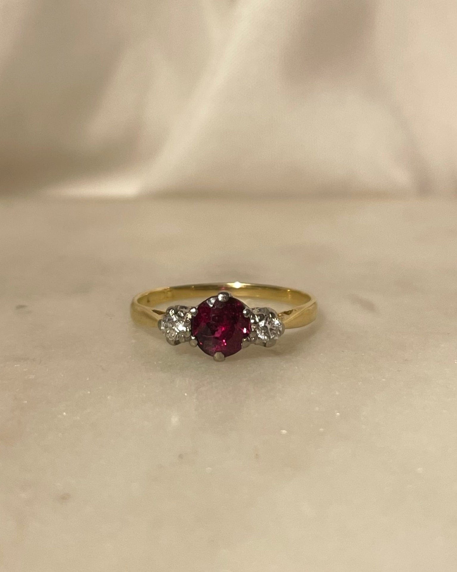 Bague Trilogie Rubis &amp; Diamants "Carlotta" - Elliade Paris