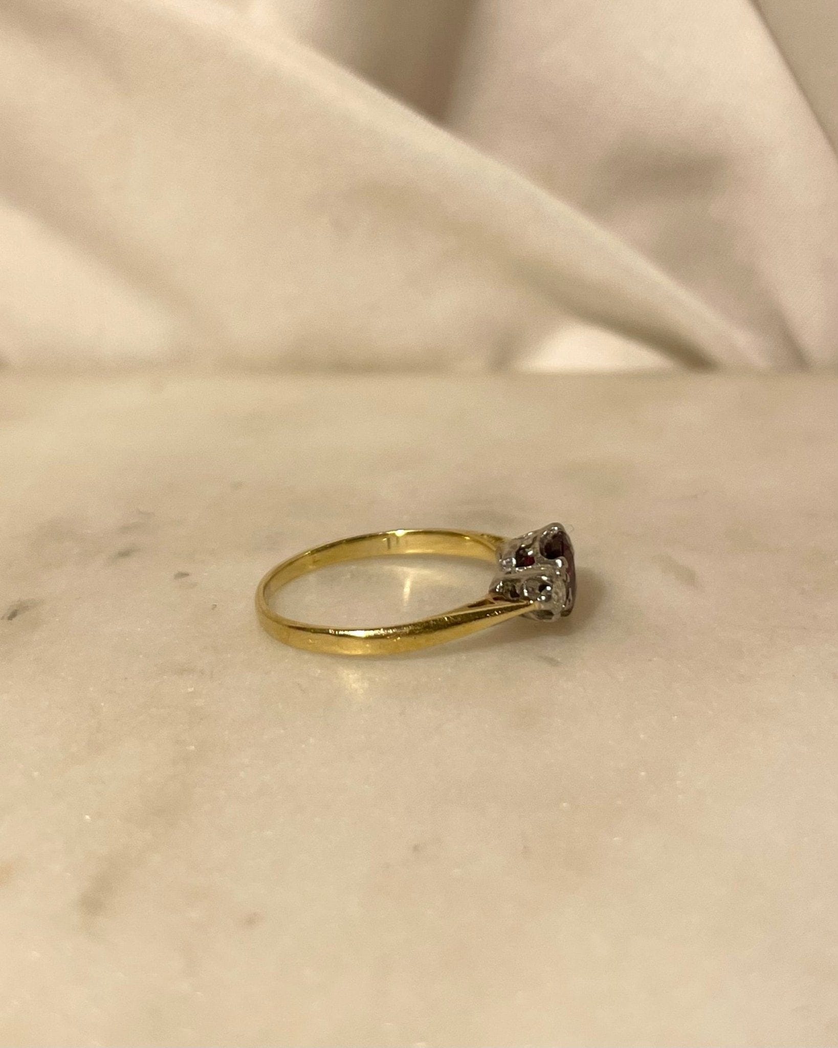 Bague Trilogie Rubis &amp; Diamants "Carlotta" - Elliade Paris