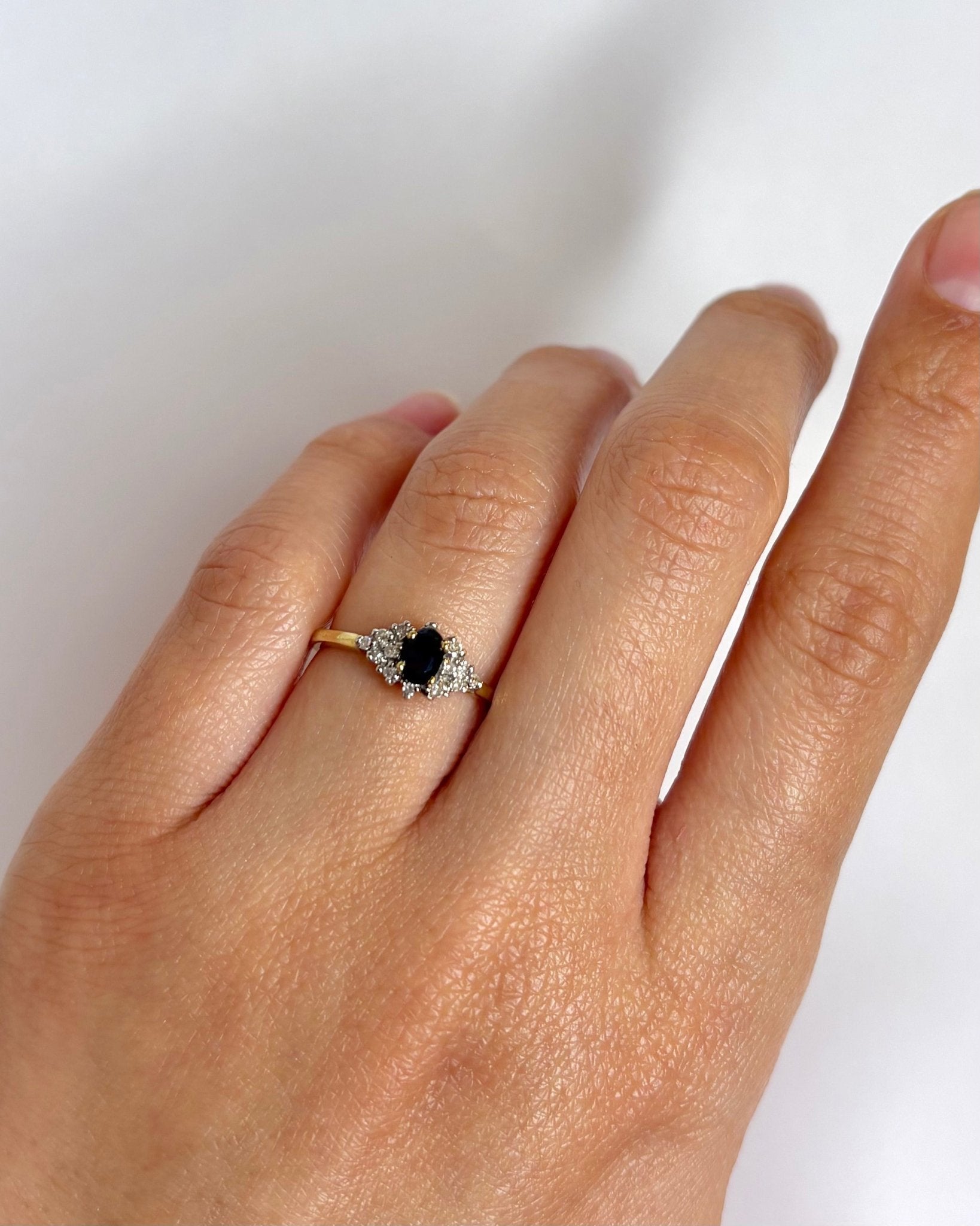 Bague Trilogie Saphir 0.46 carat &amp; Diamants "Danae" - Elliade Paris