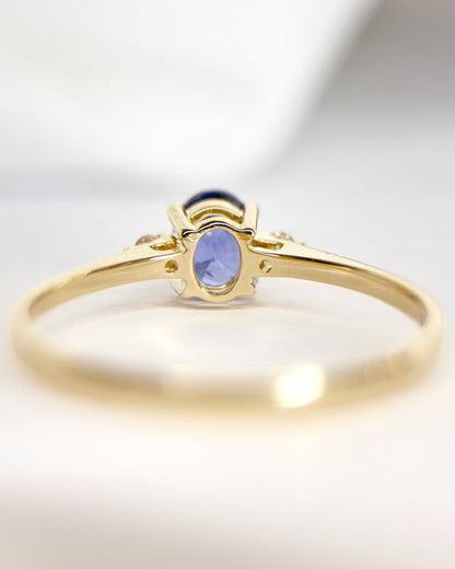 Bague Trilogie Saphir 0.49 carat &amp; Diamants "Lana" - Elliade Paris