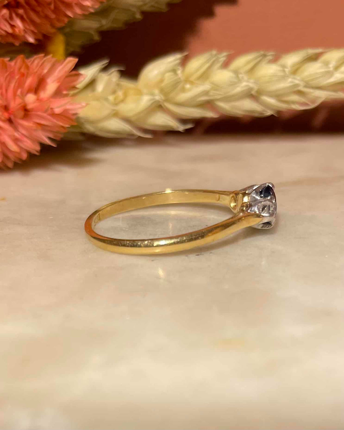 Bague Trilogie Saphir 0.55 carat &amp; Diamants &quot;Viviane&quot; - Elliade Paris