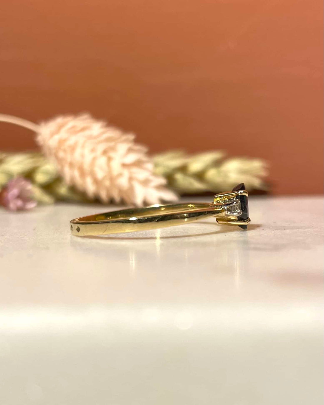 Bague Trilogie Saphir 0.60 carat &amp; Diamants &quot;Lucile&quot; - Elliade Paris