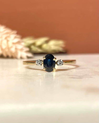 Bague Trilogie Saphir 0.60 carat &amp; Diamants &quot;Lucile&quot; - Elliade Paris