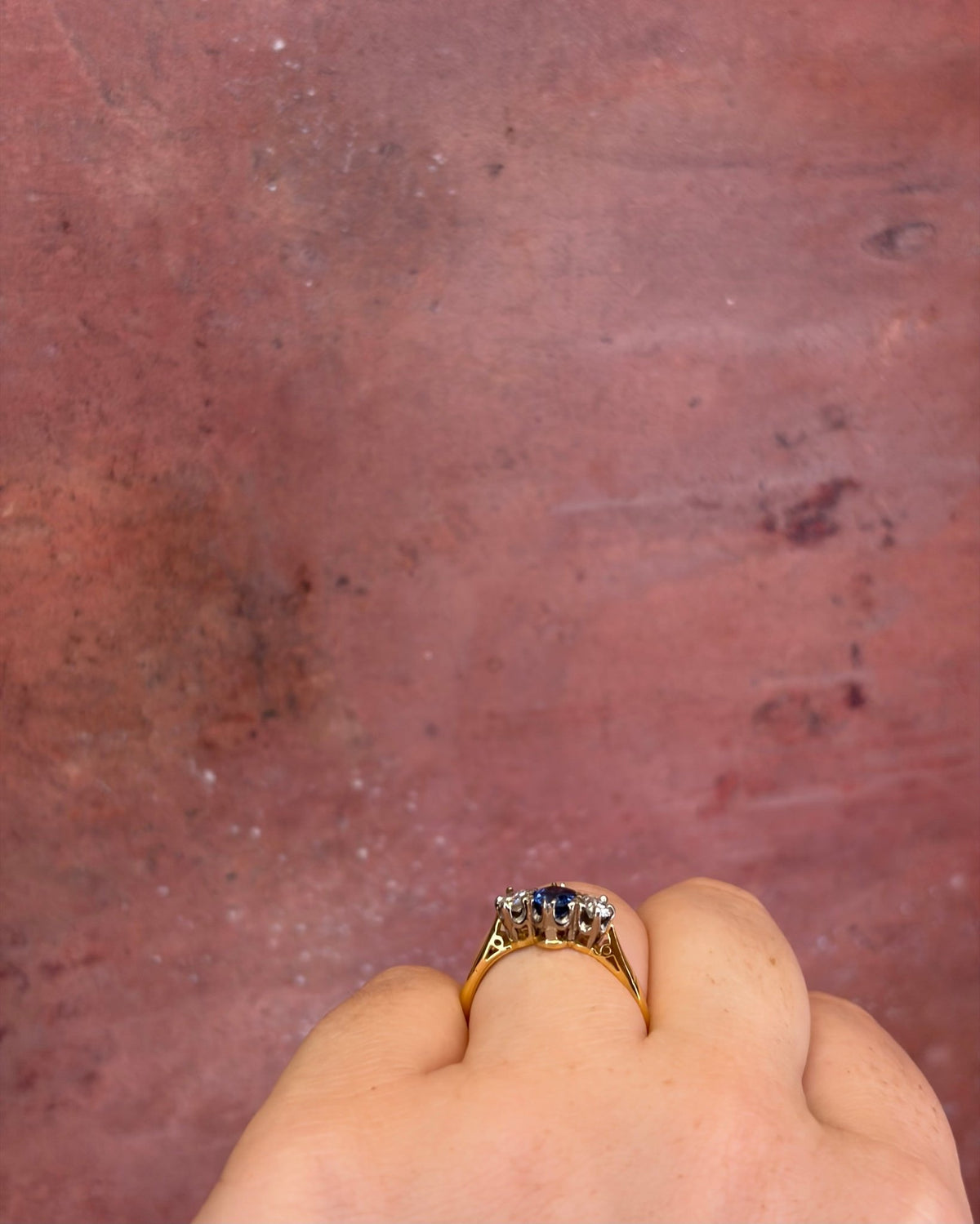 Bague Trilogie Saphir 0.61 carat &amp; Diamants "Lydia" - Elliade Paris