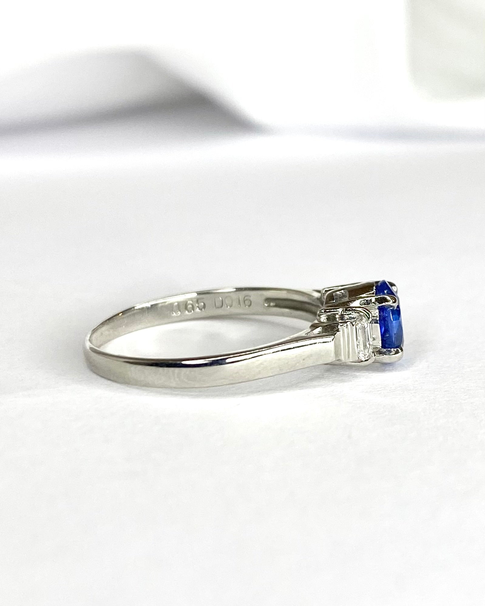 Bague Trilogie Saphir 0.70 carat &amp; Diamants 0.20 carat "Giuletta" - Elliade Paris