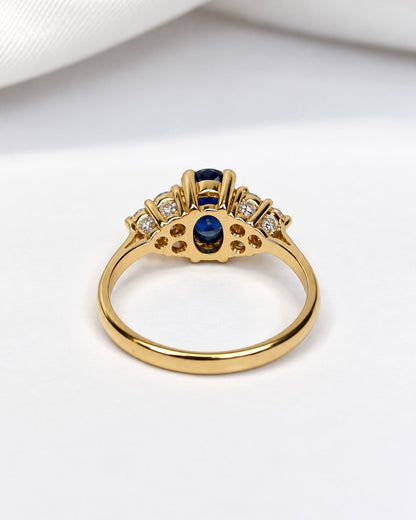 Bague Trilogie Saphir 0.75 carat &amp; Diamants 0.30 carat "Elane" - Elliade Paris