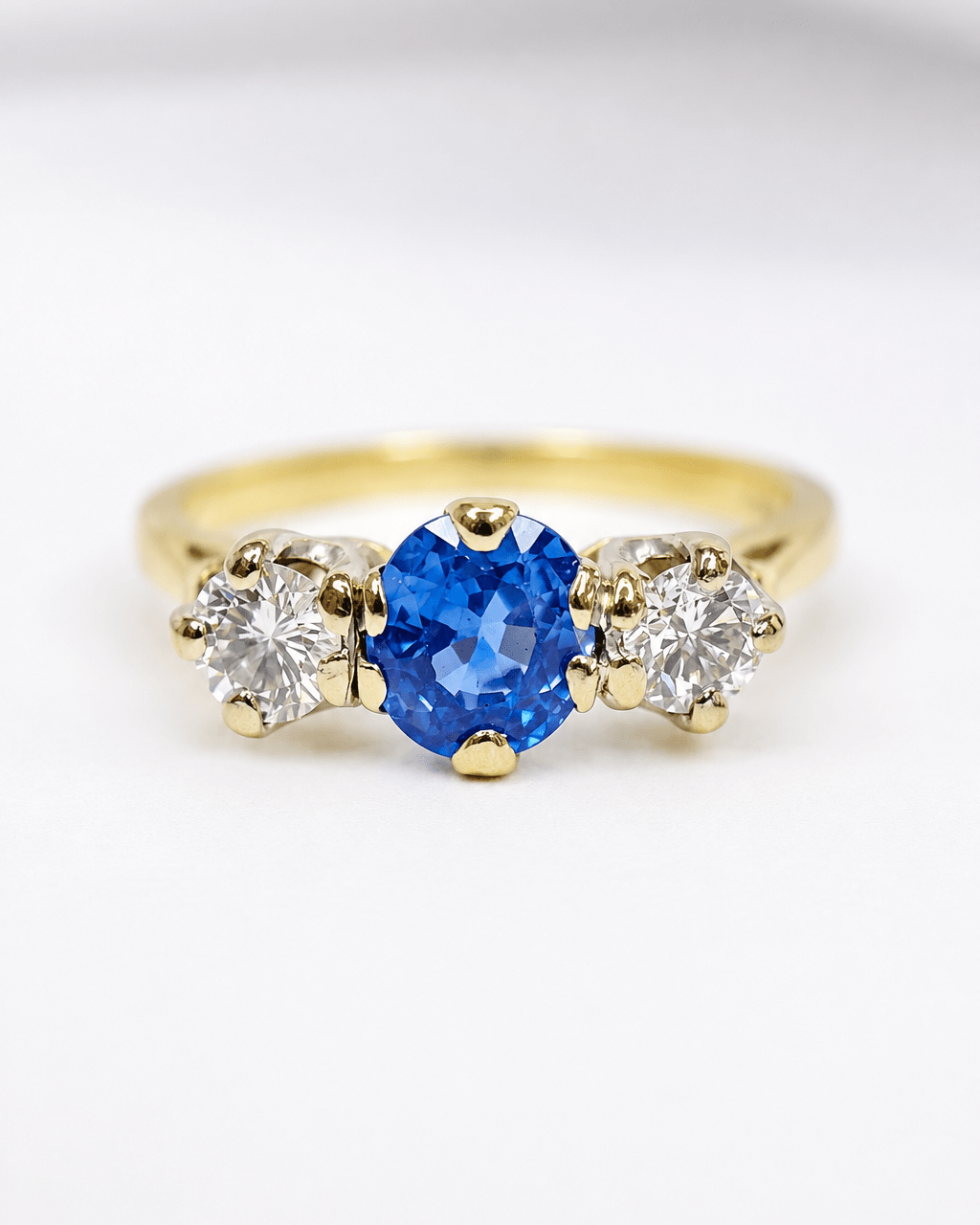 Bague Trilogie Saphir 0.79 carat &amp; Diamants 0.40 carat "Julie" - Elliade Paris