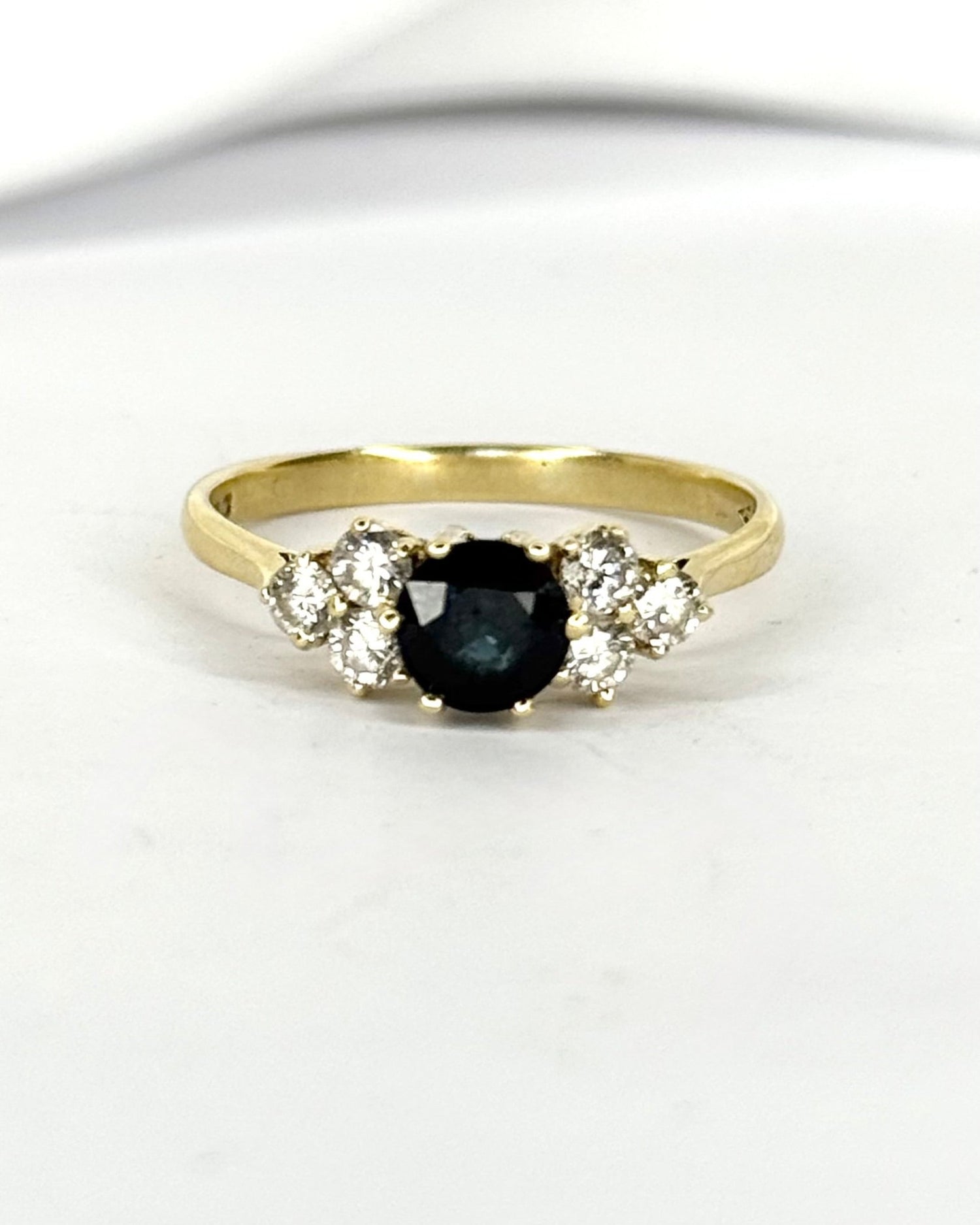Bague Trilogie saphir 0.80 carat &amp; Diamant 0.42 carat "Lola" - Elliade Paris