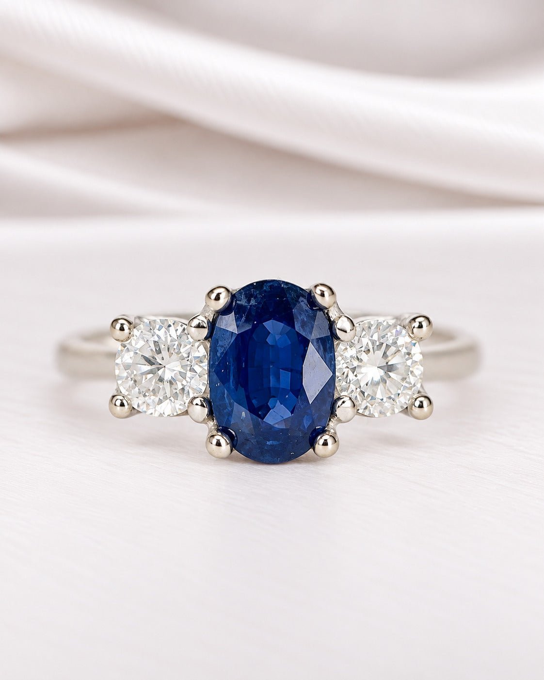 Bague Trilogie Saphir 0.85 carat &amp; Diamants 0.40 carat "Éléanore" - Elliade Paris