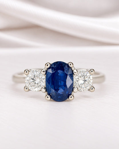 Bague Trilogie Saphir 0.85 carat &amp; Diamants 0.40 carat "Éléanore" - Elliade Paris
