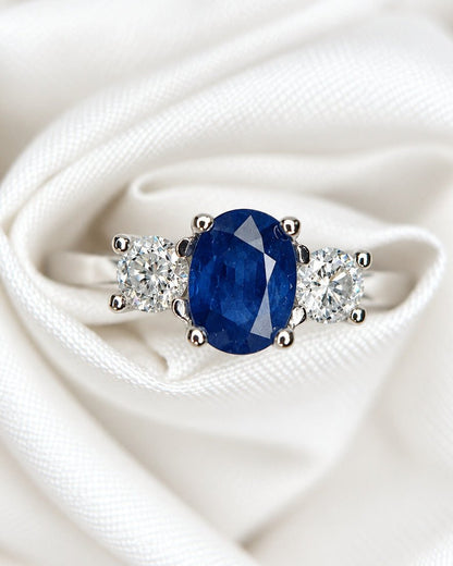 Bague Trilogie Saphir 0.85 carat &amp; Diamants 0.40 carat "Éléanore" - Elliade Paris