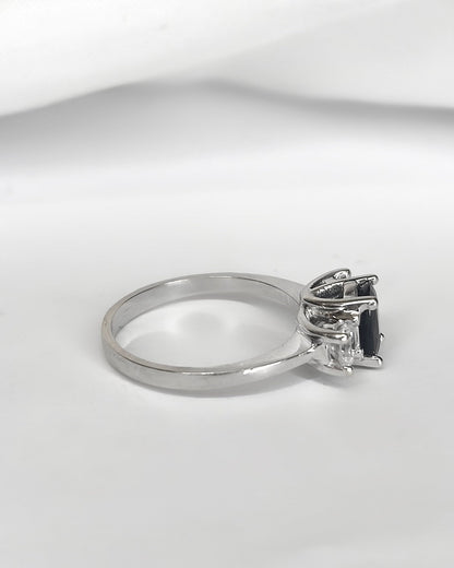 Bague Trilogie Saphir 0.85 carat &amp; Diamants 0.40 carat "Éléanore" - Elliade Paris