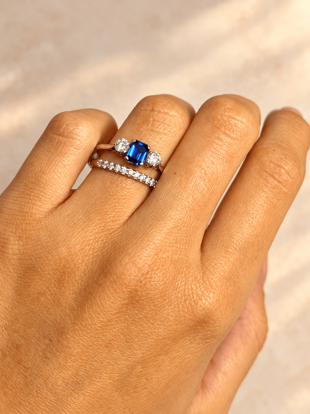 Bague Trilogie Saphir 0.85 carat &amp; Diamants 0.40 carat "Isabella" - Elliade Paris