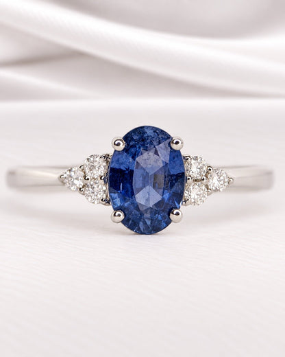 Bague Trilogie Saphir 0.85 carat &amp; Diamants "Gwendoline" - Elliade Paris