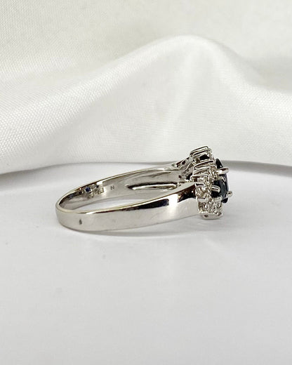 Bague Trilogie Saphir 0.87 carat &amp; 30 Diamants &quot;Mary&quot; - Elliade Paris