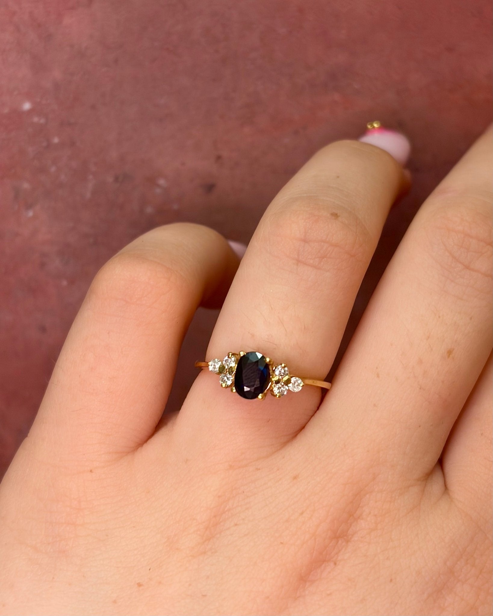 Bague Trilogie Saphir 0.94 carat &amp; Diamants "Héloise" - Elliade Paris