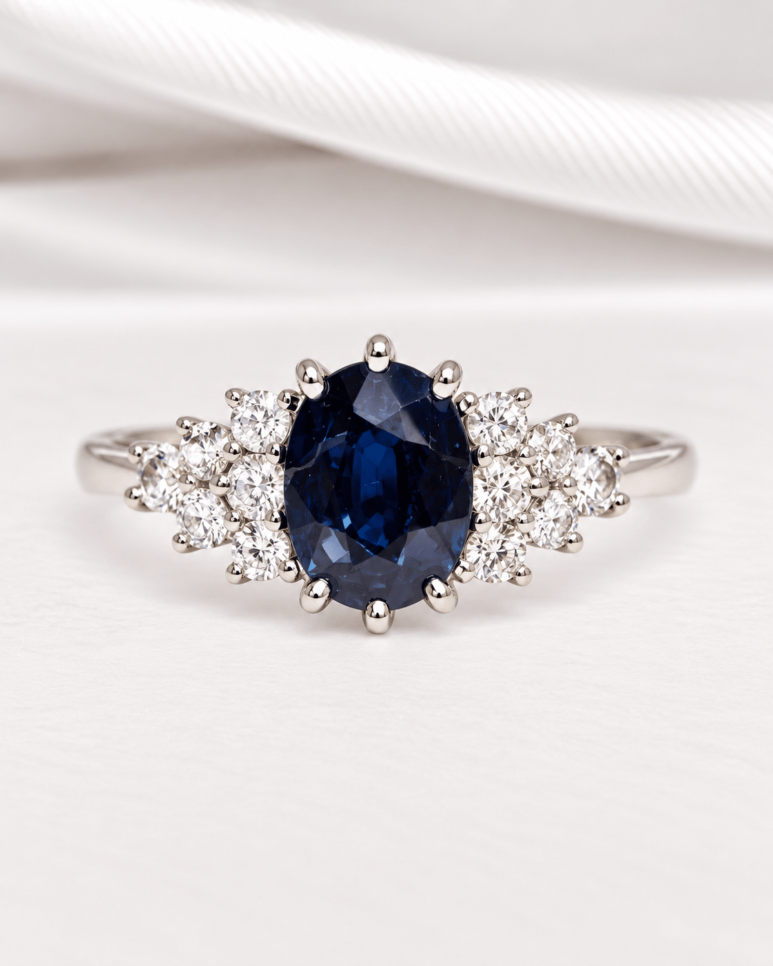 Bague Trilogie Saphir 0.95 carat &amp; Diamants 0.42 carat "Constance" - Elliade Paris