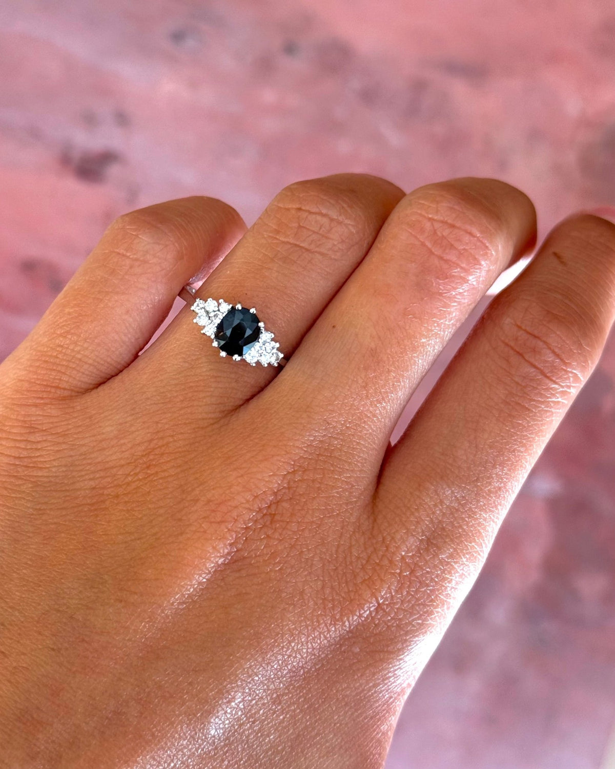Bague Trilogie Saphir 0.95 carat &amp; Diamants 0.42 carat "Constance" - Elliade Paris