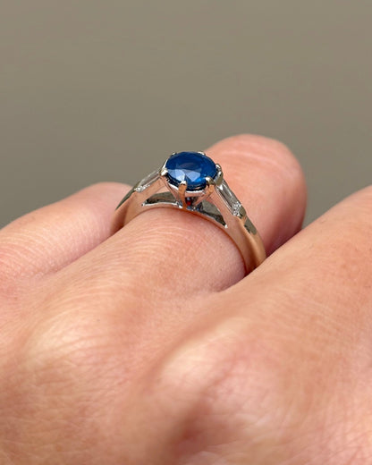 Bague Trilogie Saphir 1 carat &amp; Diamants 0.20 carat &quot;Paola&quot; - Elliade Paris