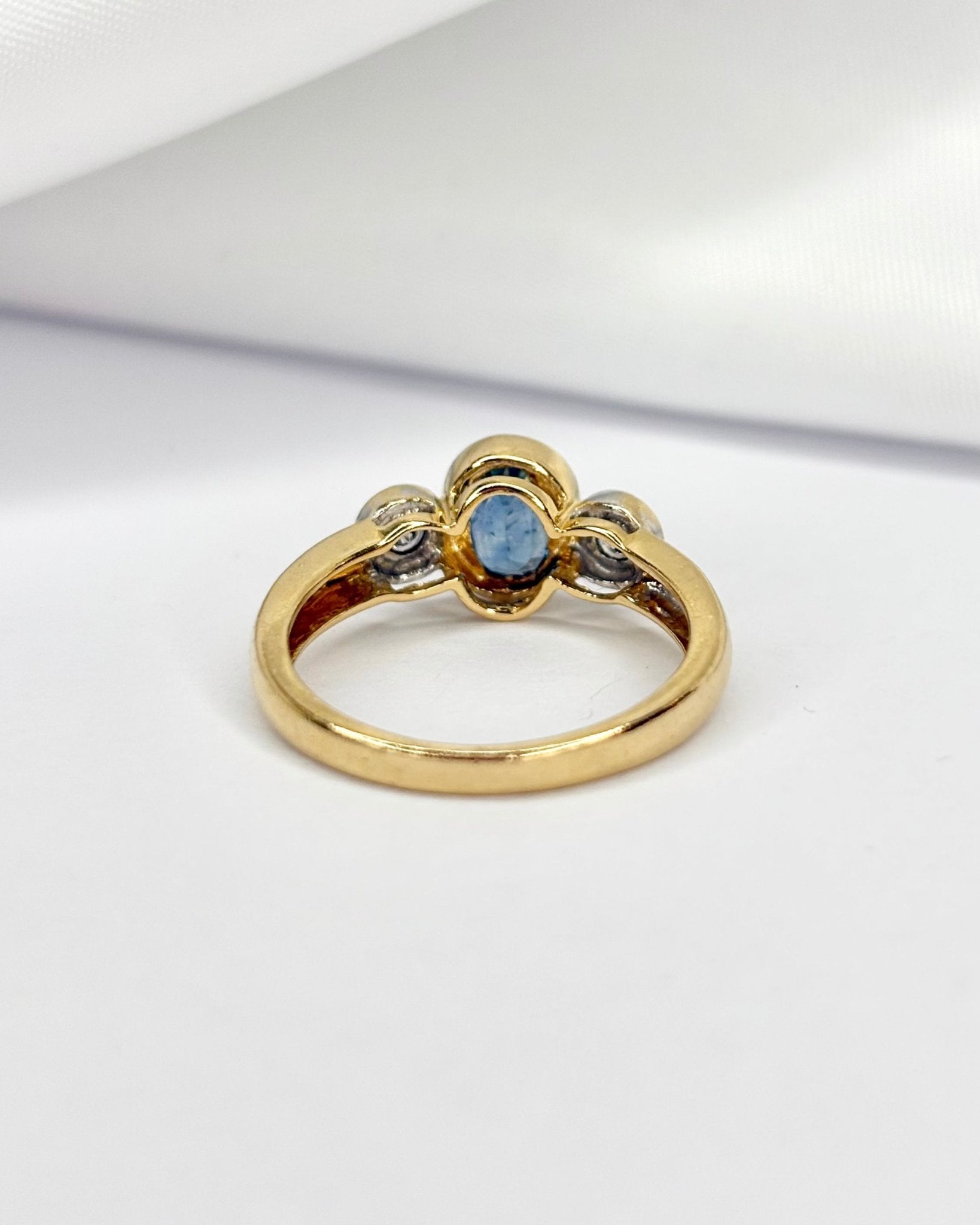Bague Trilogie Saphir 1 carat &amp; Diamants 0.20 carat "Soline" - Elliade Paris