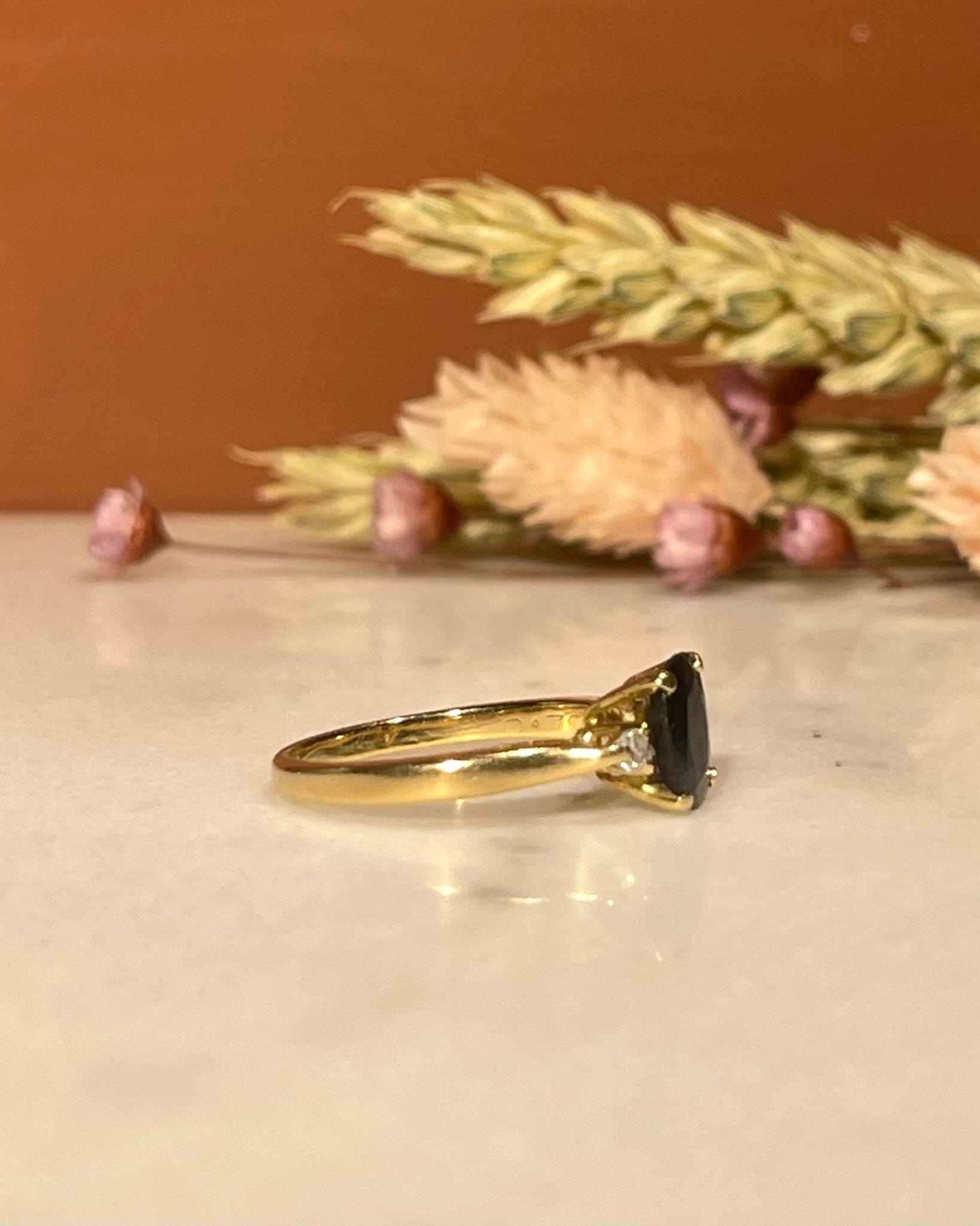 Bague Trilogie Saphir 1 carat &amp; Diamants "Emmanuelle" - Elliade Paris