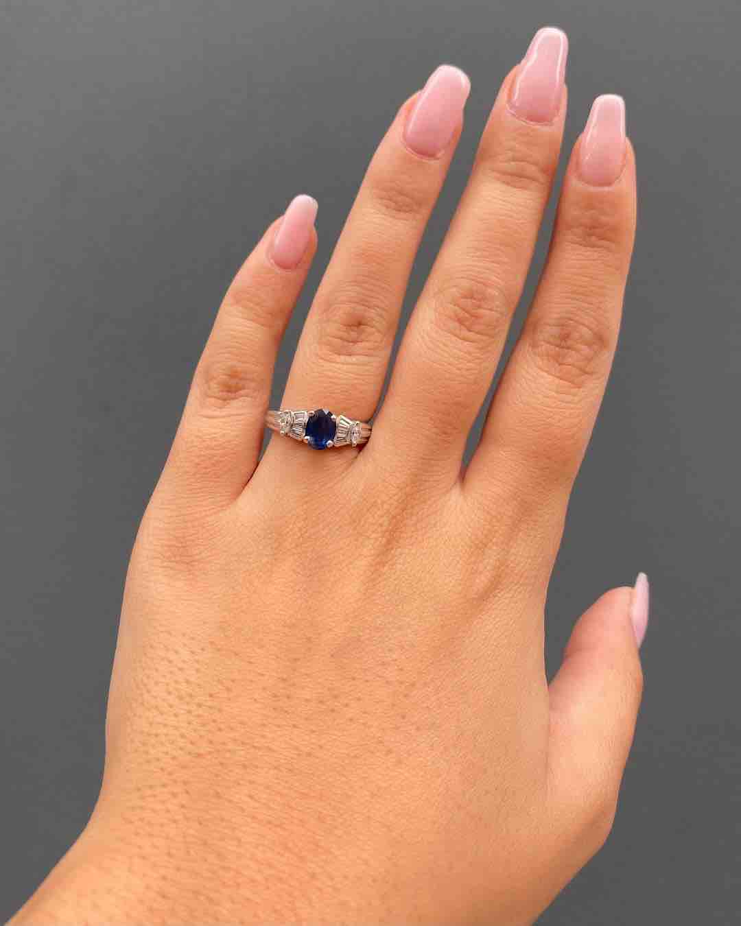 Bague Trilogie Saphir 1 carat &amp; Diamants &quot;Ghita&quot; - Elliade Paris