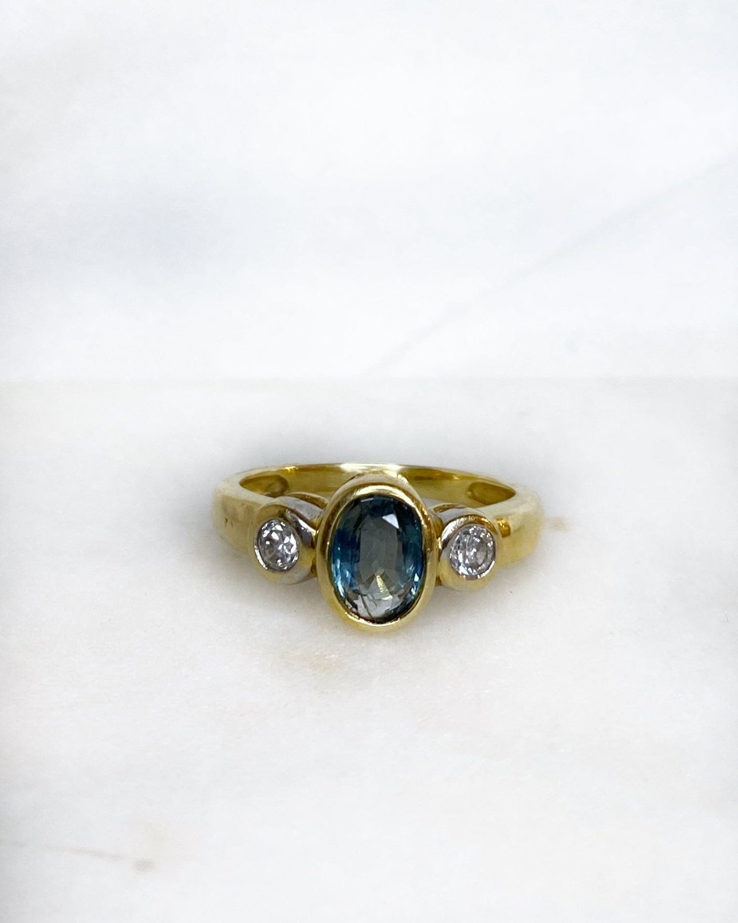 Bague Trilogie Saphir 1 carat &amp; Diamants "Jacqueline" - Elliade Paris