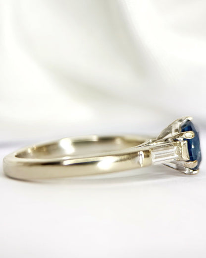 Bague Trilogie Saphir 1 carat &amp; Diamants "Paola" - Elliade Paris