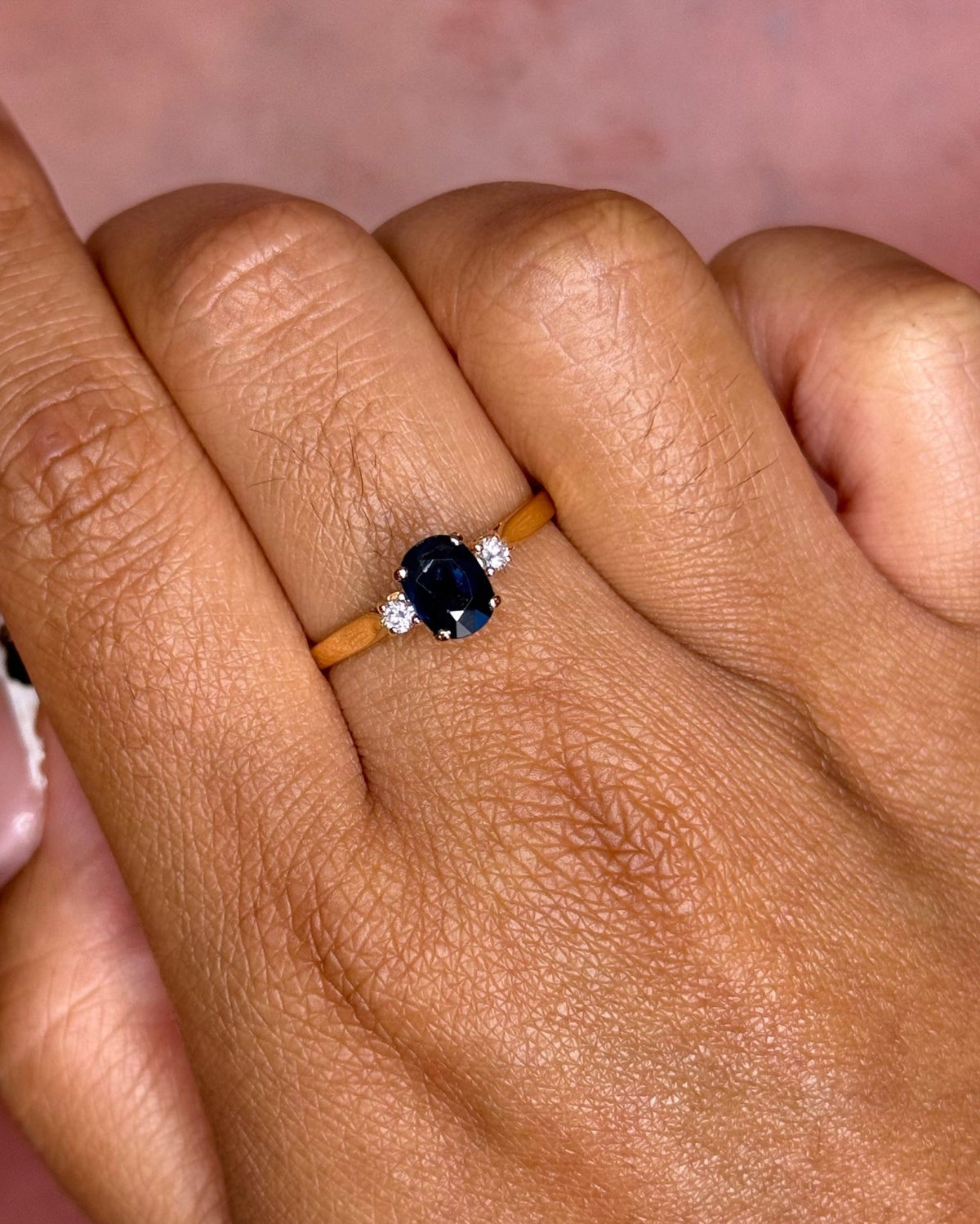 Bague Trilogie Saphir 1.06 carat &amp; Diamants "Alice" - Elliade Paris