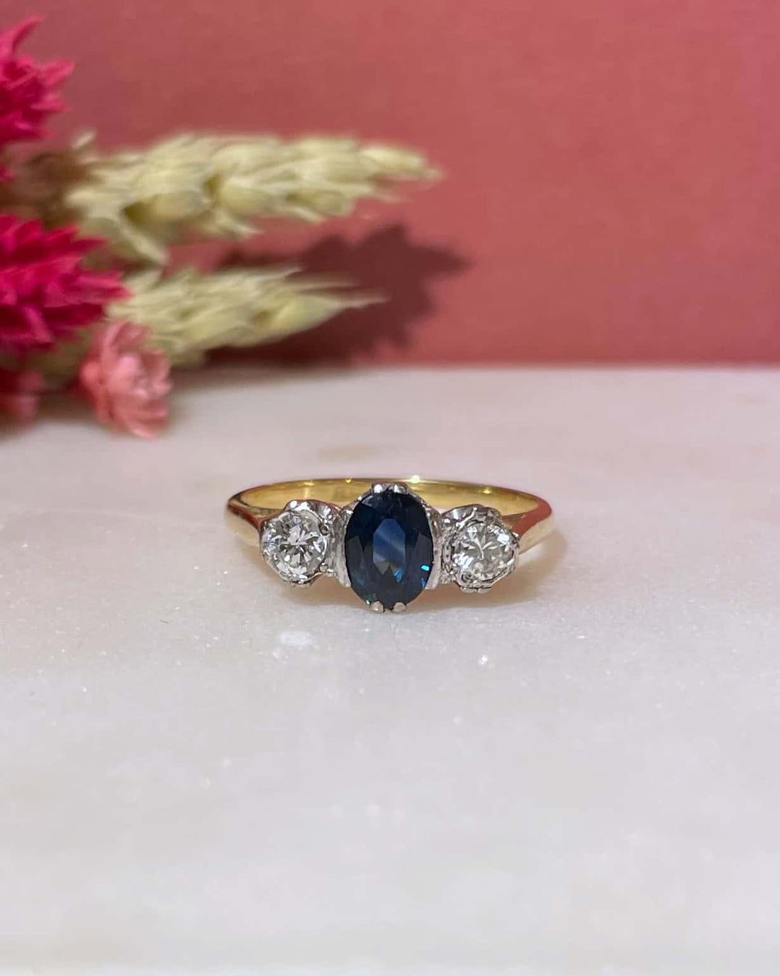 Bague Trilogie Saphir 1.10 carat &amp; Diamants &quot;Oriana&quot; - Elliade Paris