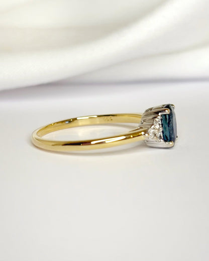 Bague Trilogie Saphir 1.13 carat &amp; Diamants "Julianne" - Elliade Paris