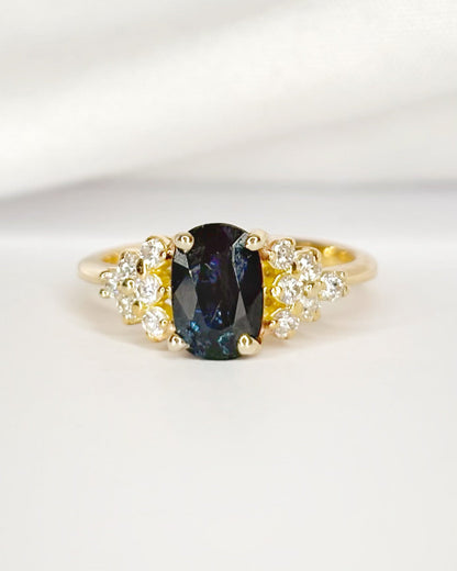 Bague Trilogie Saphir 1.15 carat &amp; Diamants 0.24 carat "Mona" - Elliade Paris