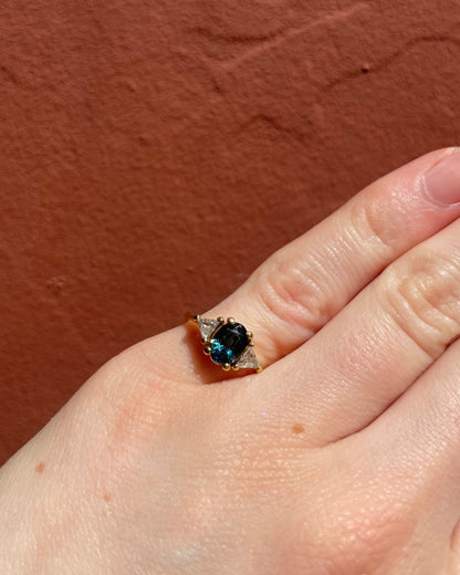 Bague Trilogie Saphir 1.15 Carat &amp; Diamants &quot;Navie&quot; - Elliade Paris
