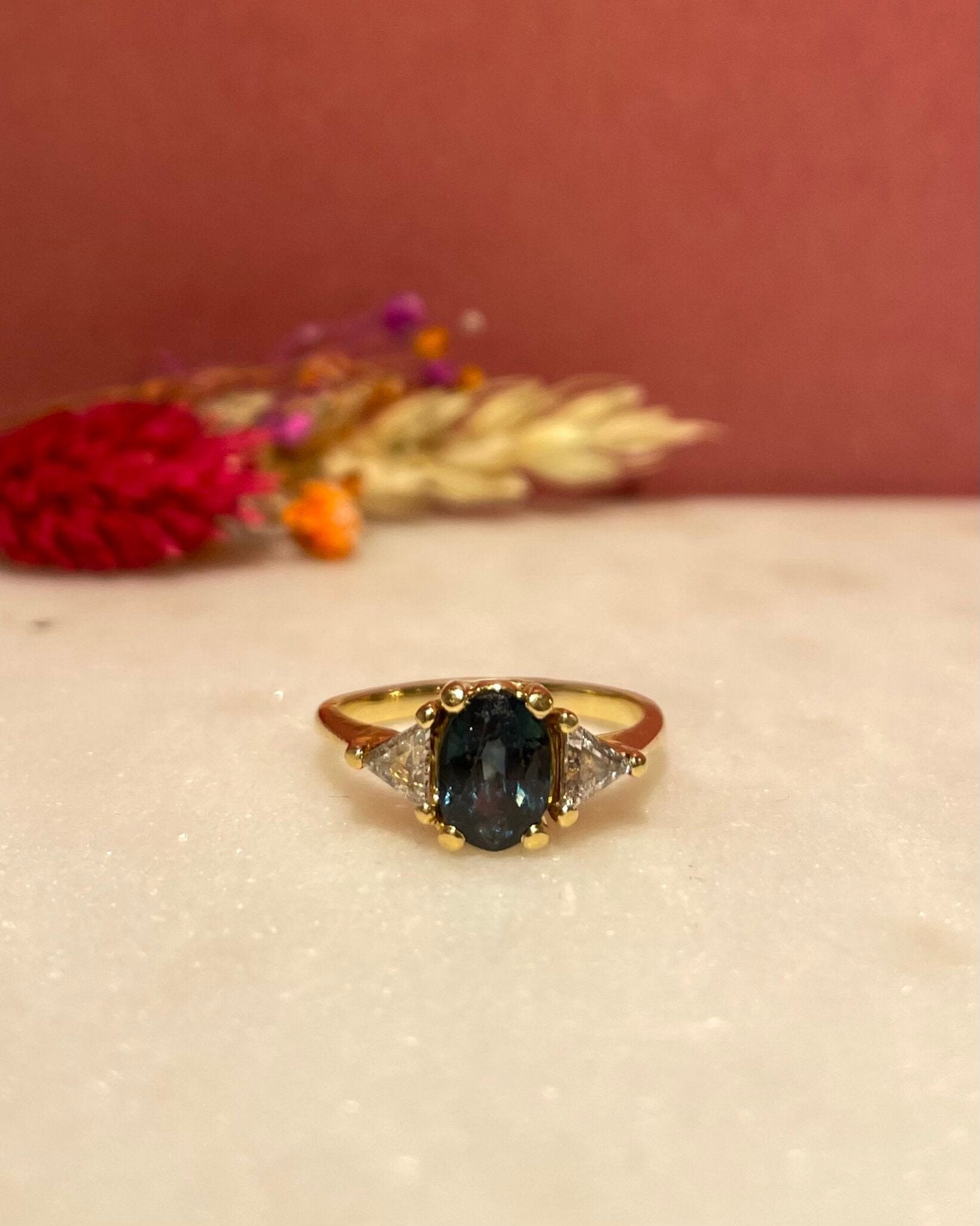 Bague Trilogie Saphir 1.15 Carat &amp; Diamants "Navie" - Elliade Paris