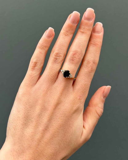 Bague Trilogie Saphir 1.15 Carat &amp; Diamants &quot;Sylviana&quot; - Elliade Paris