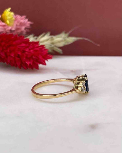 Bague Trilogie Saphir 1.15 Carat &amp; Diamants &quot;Sylviana&quot; - Elliade Paris