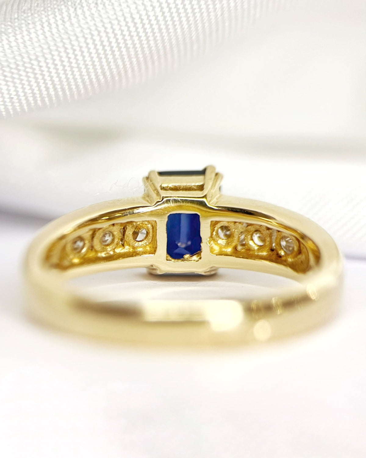 Bague Trilogie Saphir 1.16 carat &amp; Diamants 0.30 carat "Léandre" - Elliade Paris