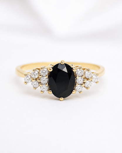 Bague Trilogie Saphir 1.17 carat &amp; Diamants "Nessrine" - Elliade Paris