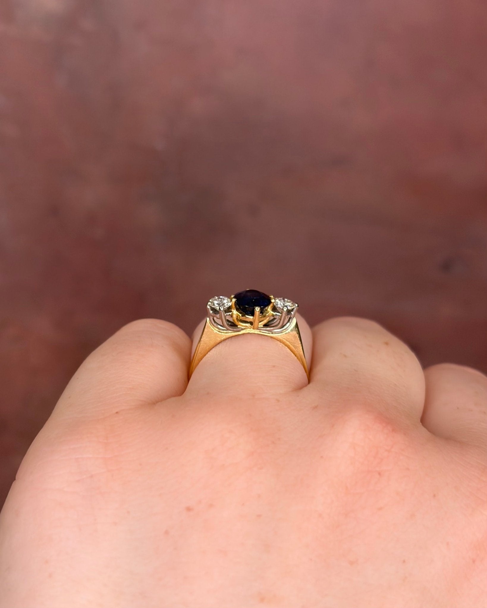 Bague Trilogie Saphir 1.20 carat &amp; Diamants 0.30 carat "Roxane" - Elliade Paris