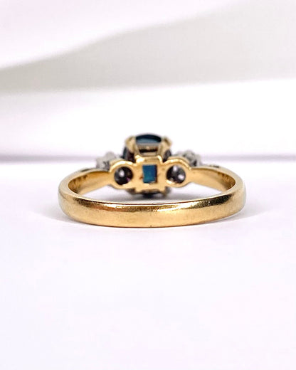 Bague Trilogie Saphir 1.30 carat &amp; Diamants 0.20 carat "Vanessa" - Elliade Paris