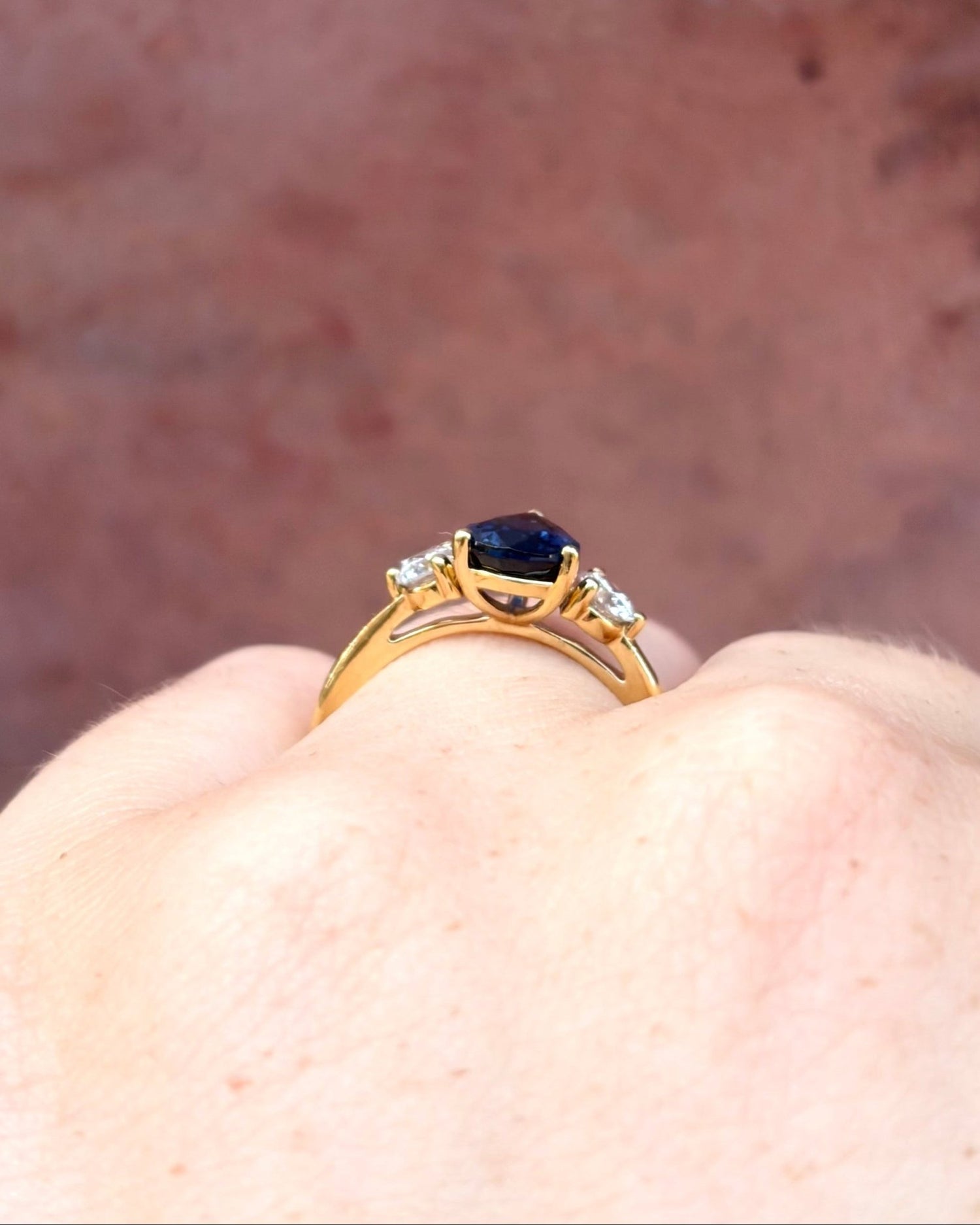 Bague Trilogie Saphir 1.40 carat &amp; Diamants 0.30 carat "Lou" - Elliade Paris